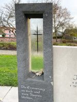 Grabsteine mit Kreuz